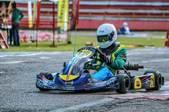 Victor Miguel conquista pódio em sua primeira corrida.