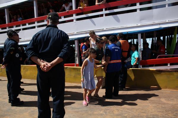 Prefeitura intensifica fiscalização de crianças e adolescentes em embarcações com destino a Parintins