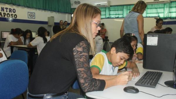 Taxa de aprovação de escolas municipais de Manaus avança e busca meta de 94% até o final de 2018