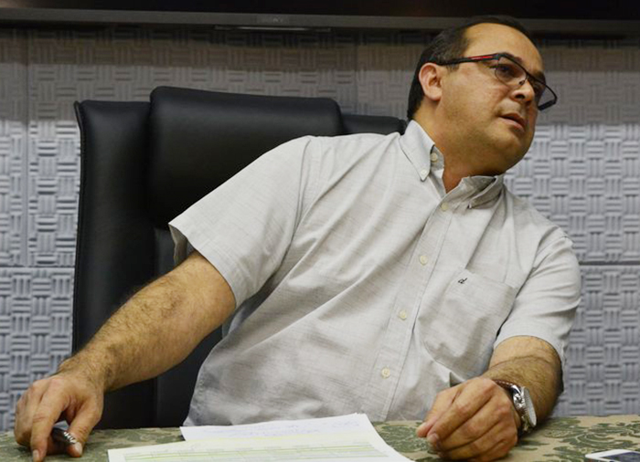 Pressionada, Susam recua de demissões