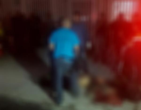 Homem é assassinado com tiros no rosto e cabeça em via pública na Cidade de Deus