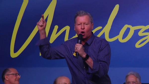 'Terei que ser duro', diz Arthur sobre paralisação de rodoviários