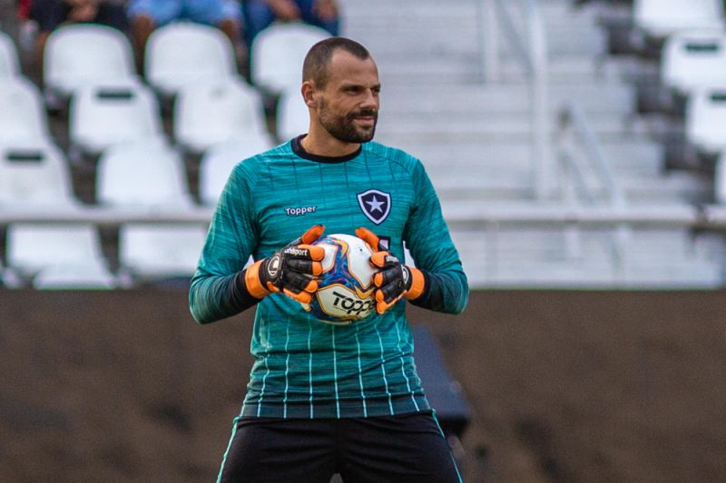 Jogador do Botafogo dispara contra Jair Bolsonaro: 'Mito de araque'