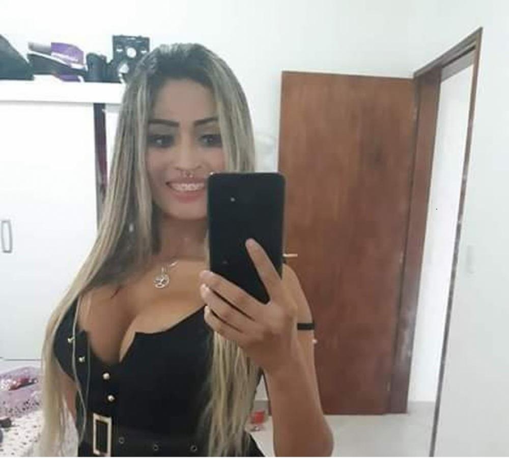 Jovem morre após aplicação de silicone no bumbum
