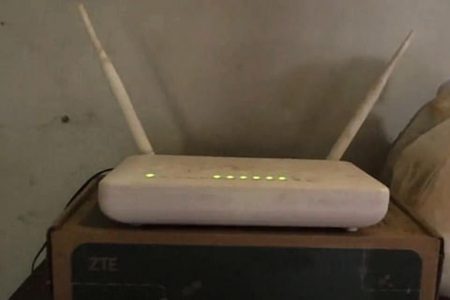 Viciado em internet tenta envenenar família após ter o wi-fi cortado