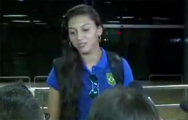 Seleção brasileira feminina é recebida com festa em Manaus