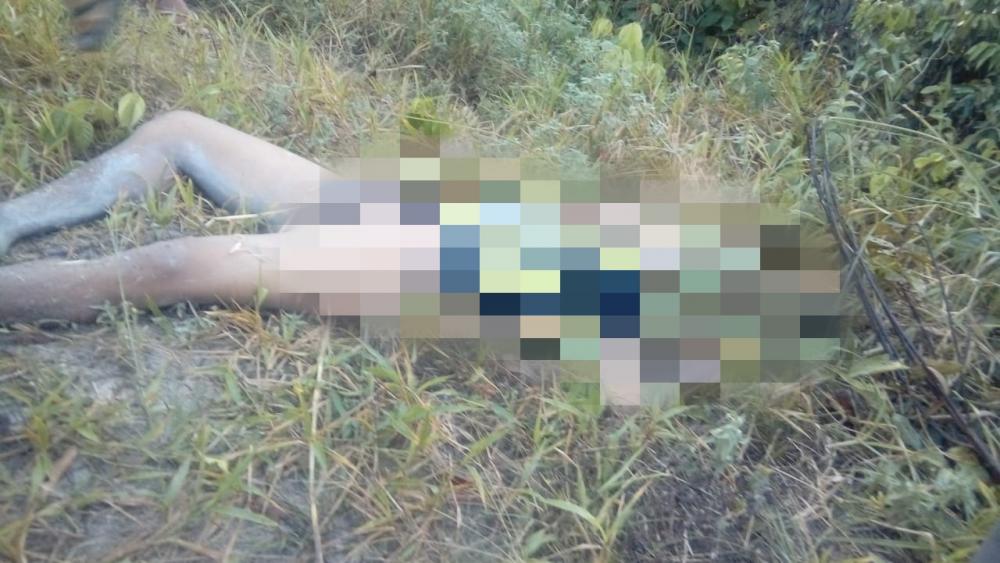 Nu e com 7 tiros no rosto, corpo de homem é encontrado em Manaus