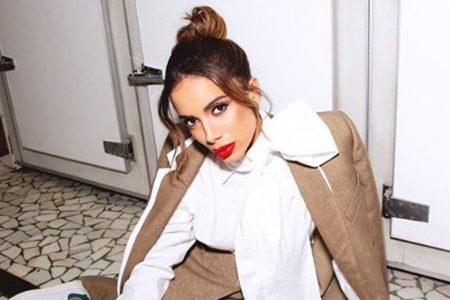 Anitta paga R$ 100 por paçoca: ‘A mais cara da minha vida’