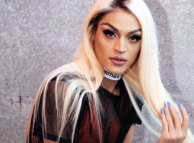 Pabllo Vittar publica foto só de biquíni e acaba 'confundido' com Luísa Sonza