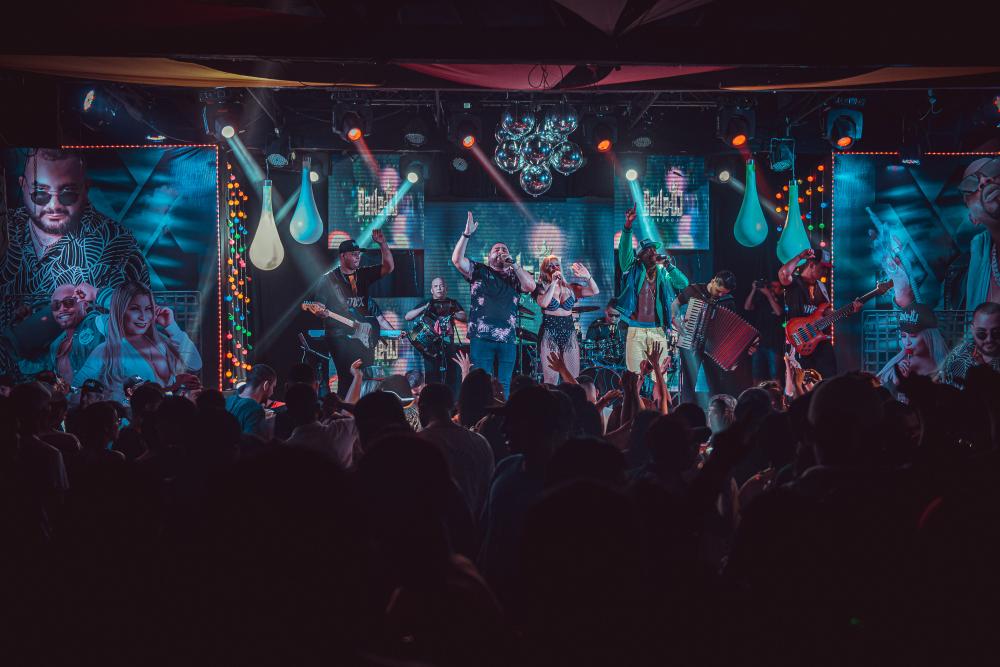 DJ Evandro Jr inaugura o ‘Sábado das Sapekinhas’