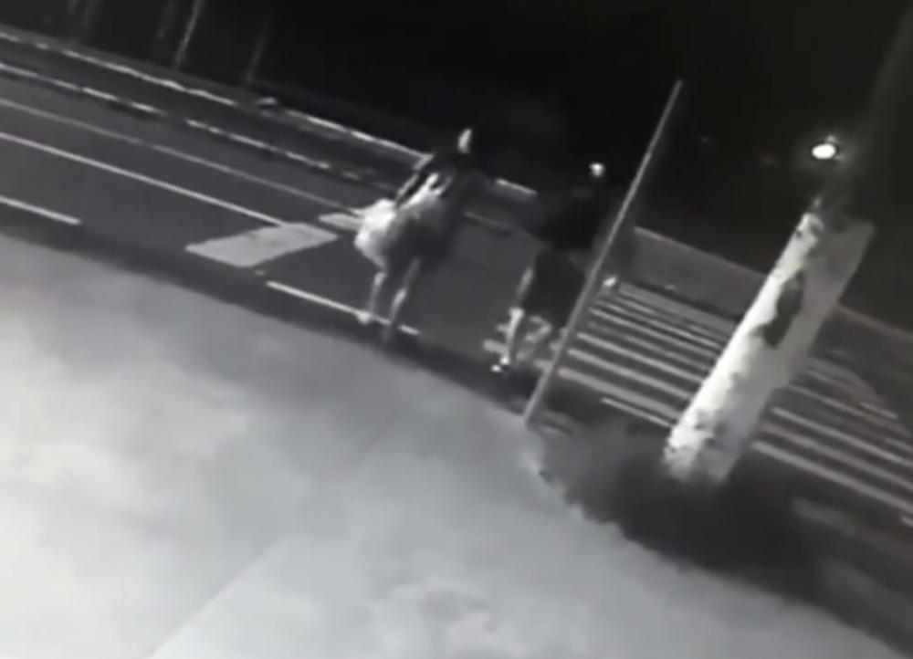 Vídeo chocante mostra homem sendo atropelado por adolescente na Ponta Negra