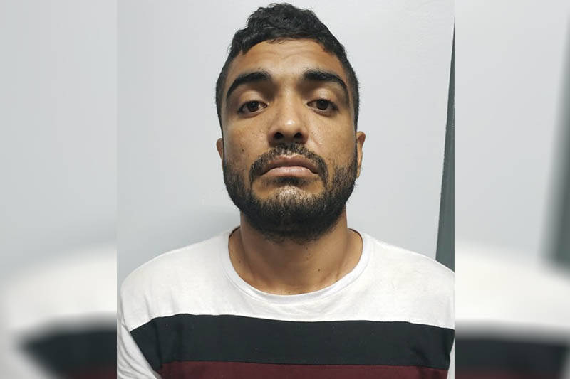 Homem é preso acusado de roubar veículos em Manaus