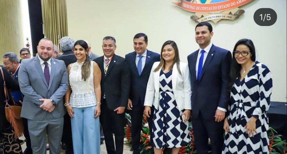 TCE entrega Colar do Mérito de Contas para autoridades do AM