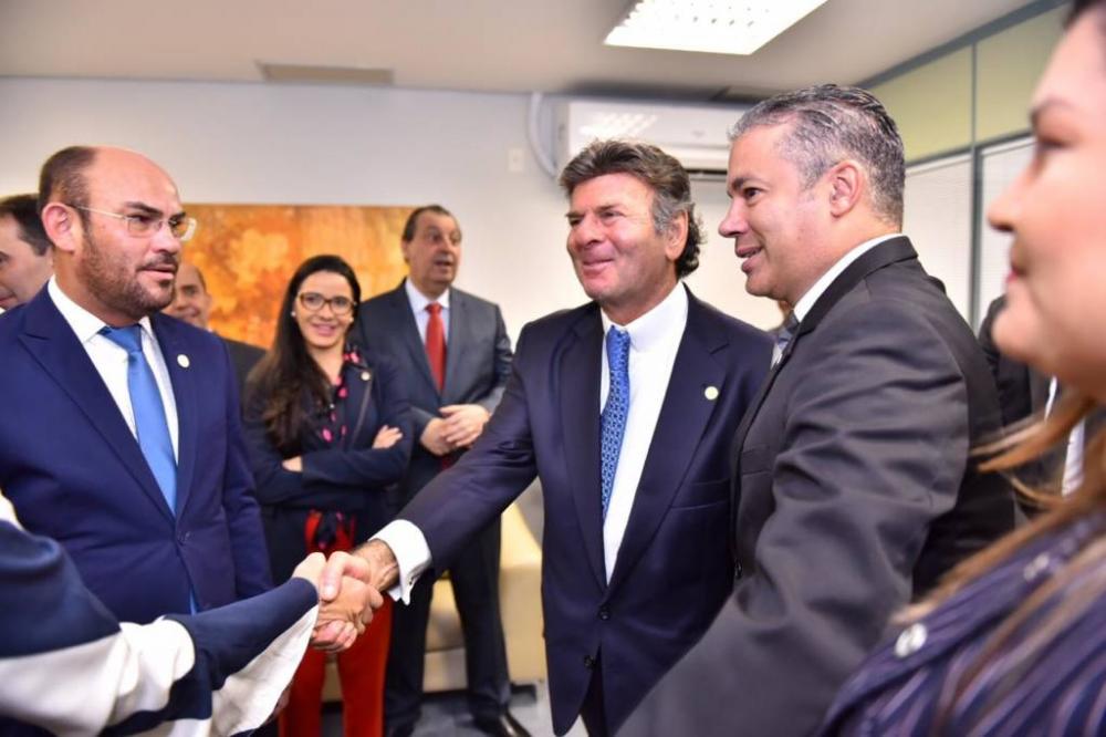 Josué Neto entrega Título de Cidadão do Amazonas ao ministro do STF Luiz Fux