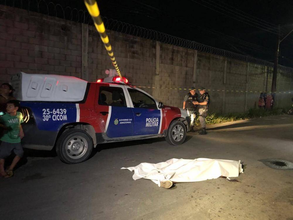 Assaltantes são baleados por outros criminosos que queriam roubar a moto deles