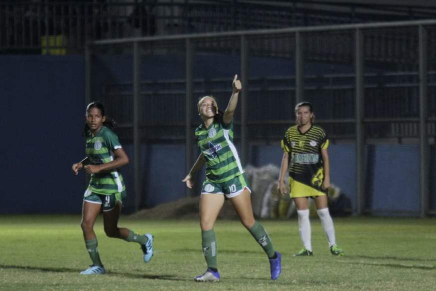 Iranduba marca 12 gols contra o Clipper e adianta classificação para semifinal