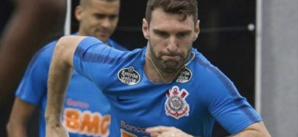 Atacante do Corinthians diz que vai torcer por título do Flamengo na Libertadores