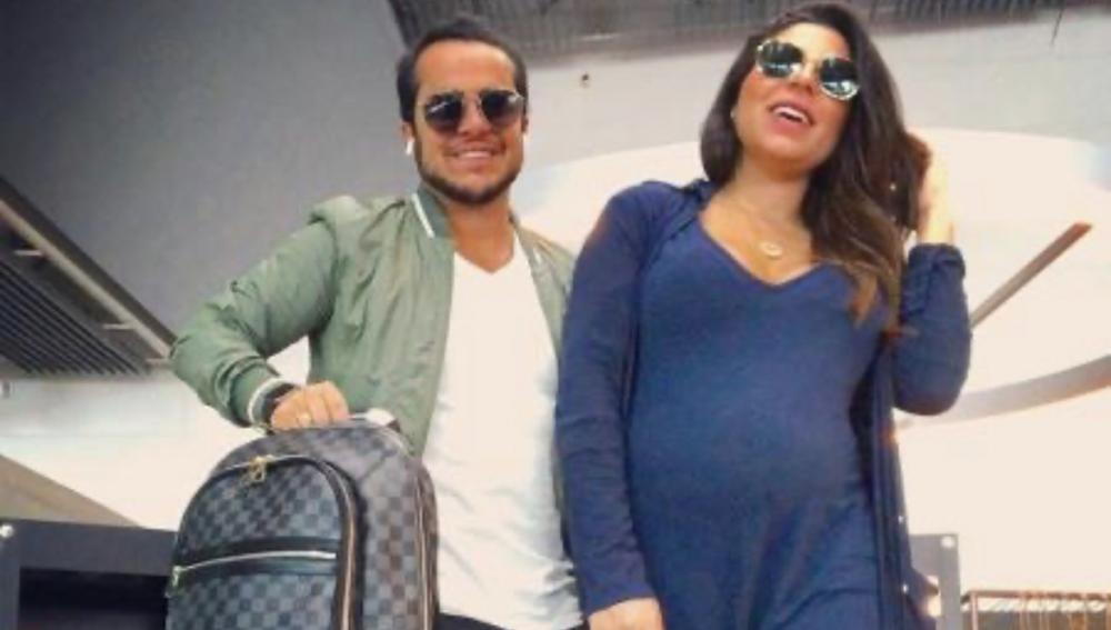 Thammy Miranda e Andressa Ferreira embarcam para ter bebê nos EUA