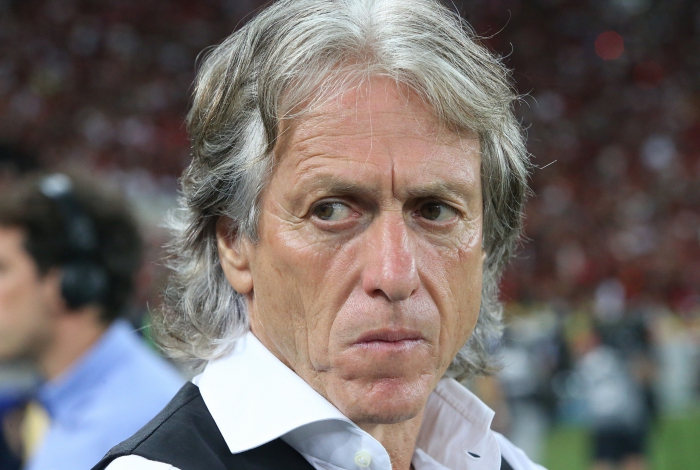 Com futuro indefinido no Flamengo, Jesus admite desejo de trabalhar na Espanha