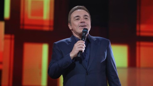 Último programa ao vivo de Gugu é exibido nesta quarta; famosos prestam homenagens