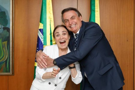 Bolsonaro sobre Regina assumir Cultura: 