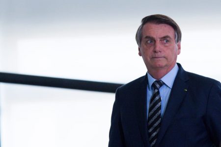 Bolsonaro amplia gastos com Defesa e corta Educação e Saúde