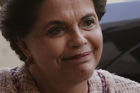 Dilma Rousseff bloqueia Carlos Bolsonaro no Twitter. Ele comemora