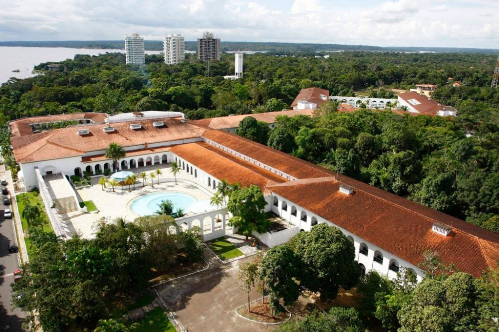 Tropical Hotel é vendido por R$260 milhões em leilão no Rio