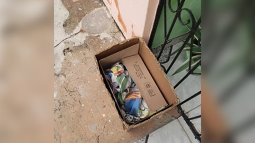 Recém-nascida é abandonada dentro de caixa de papelão