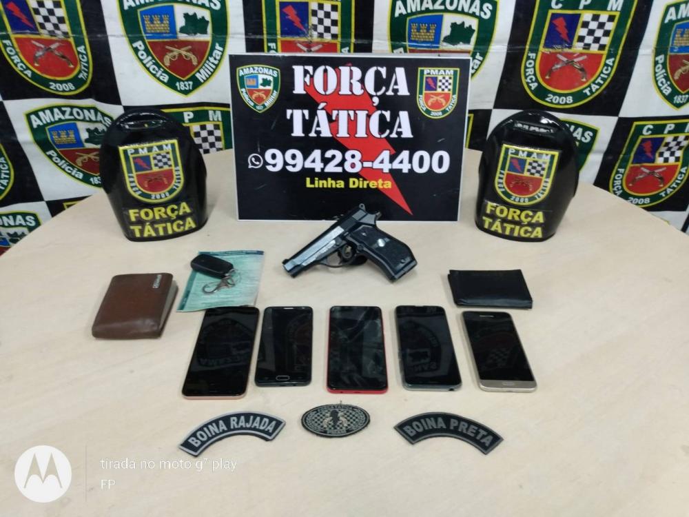 PM detém trio com celulares e simulacro de arma no São José