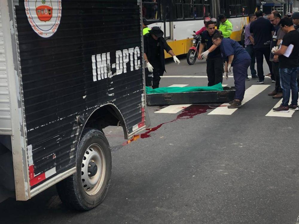 Homem morre após ser atropelado na faixa de pedestre na Autaz Mirim