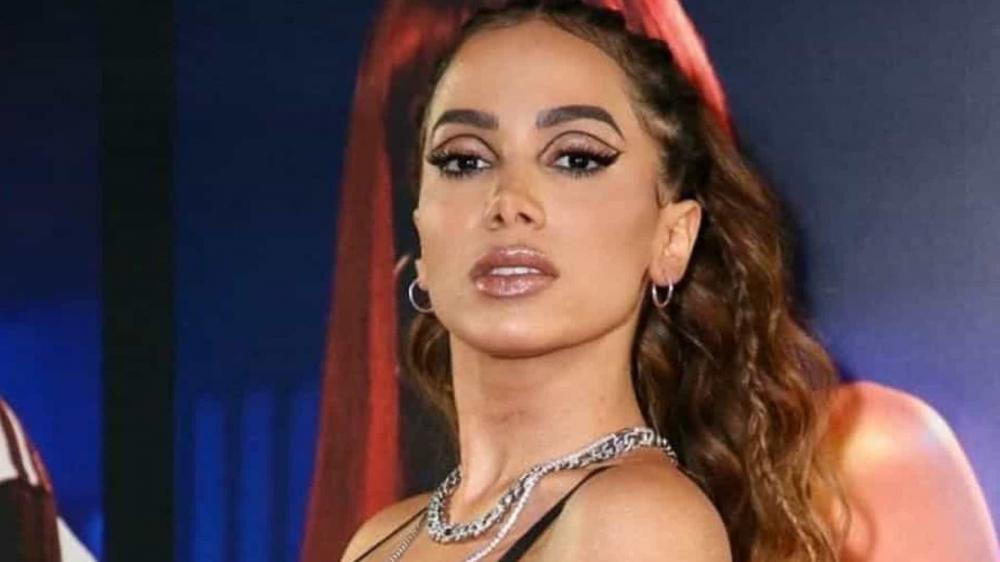 Anitta rebate motorista após ser citada em caso de assédio a menor