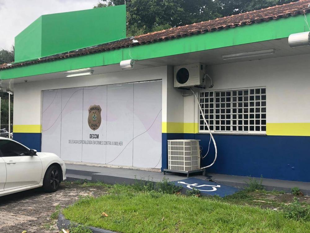 Em meio à separação, homem agride a ex e apanha do enteado em Manaus