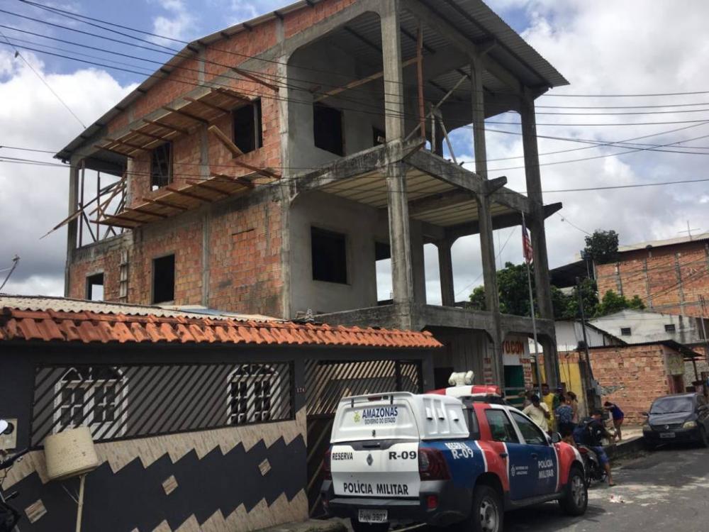 Homem morre ao cair de andaime no São José