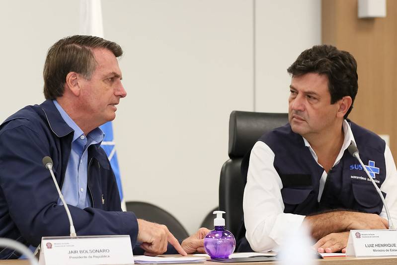 Mandetta diz a aliados que não vai aceitar isolamento vertical proposto por Bolsonaro