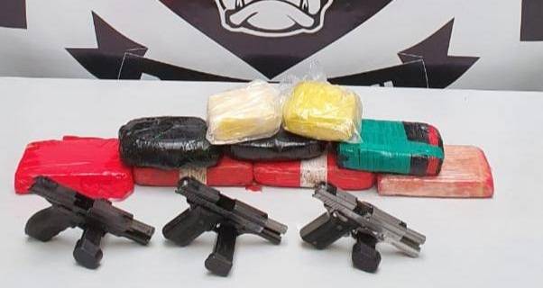Em Manaus, traficante 'Keka' cai com R$ 100 mil em cocaína e pistolas
