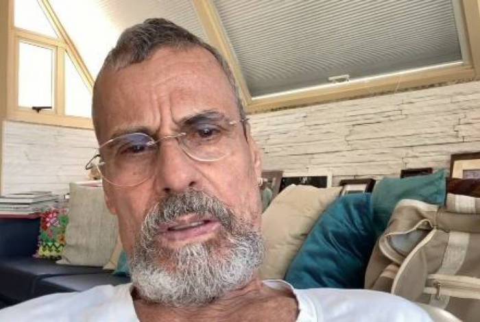 Com falta de ar, Carlinhos de Jesus revela ter testado positivo para a Covid-19