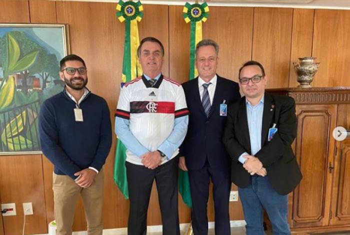 Presidente do Flamengo se reúne com Bolsonaro e Brasília pode ser opção para treinamentos