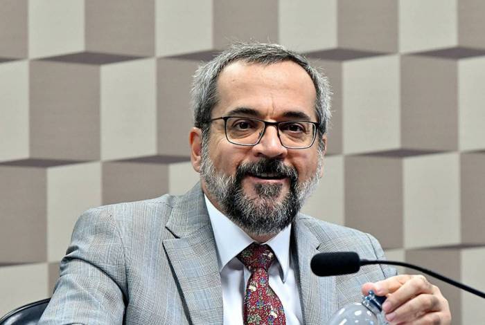 Sugiro que o Enem seja adiado por 30 a 60 dias, diz Weintraub