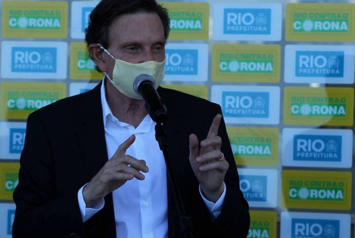 Crivella afirma que Fluminense e Botafogo toparam retorno de treinamentos por contato telefônico