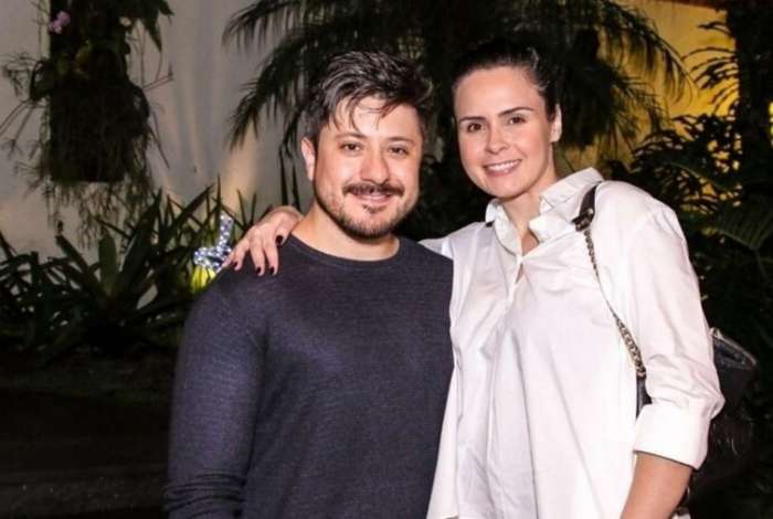 Ex-BBB Ana Paula Renault chora ao falar de separação e fica com dívidas do casal
