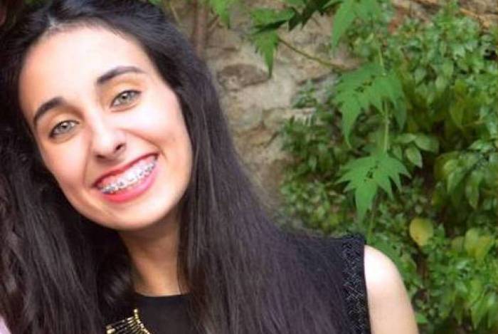 Jovem de 23 anos é assassinada por colega de mestrado que a perseguia