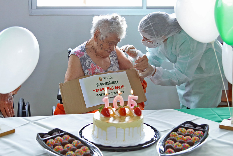 Com 105 anos, interna da Fundação Doutor Thomas é a pessoa mais velha do Brasil a vencer a Covid-19