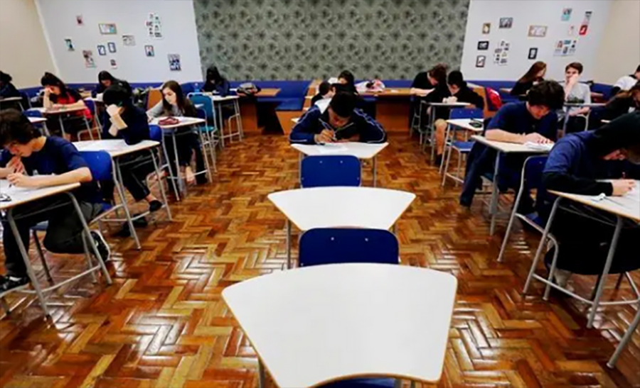 Escolas particulares querem volta às aulas antes das públicas