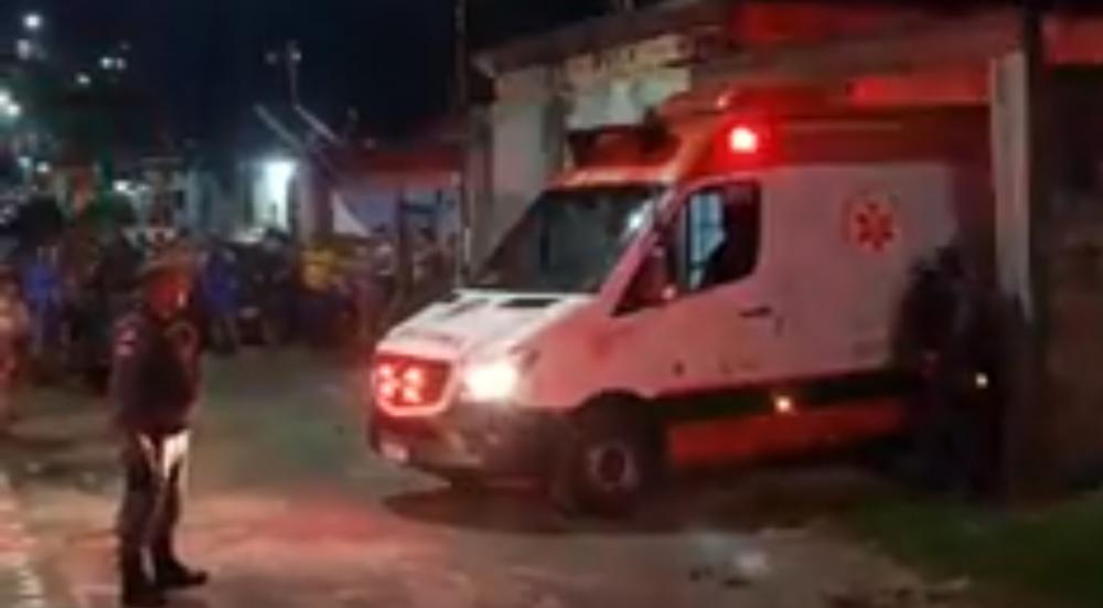 Homem surta em briga de família e ameaça tirar a própria vida na Cidade Nova
