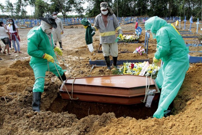Manaus tem índice de sepultamentos em junho semelhante a período anterior à pandemia