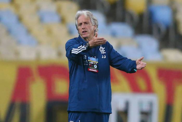 Benfica se aproxima de tirar Jesus do Flamengo e deve ter reunião nesta sexta, diz Mauro Cezar