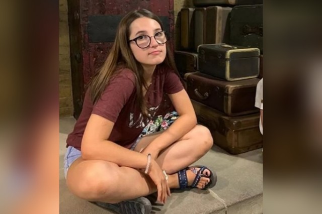 Mãe de adolescente morta: “Foi fazer um bolo e saiu carregada pelo IML”