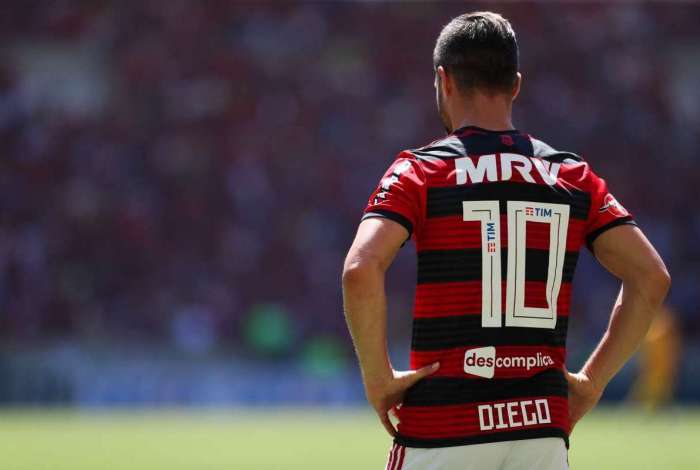 Sem renovação, Diego não descarta aposentar no Flamengo: 'É uma possibilidade'