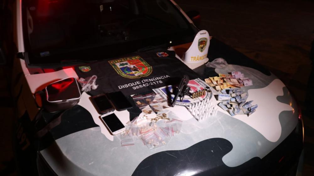 Na Compensa, operação da SSP prende seis com armas, dinheiro e drogas